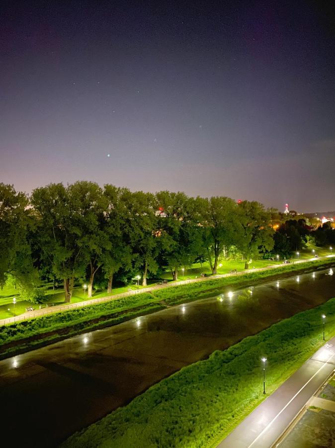 Capital Towers - Apartament Modern Z Widokiem Na Rzeke Rzeszow Dış mekan fotoğraf